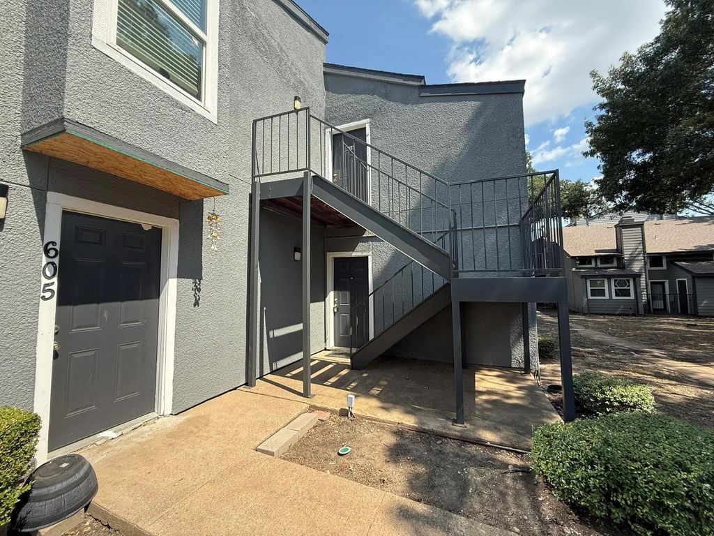 9696 Walnut 606, Dallas