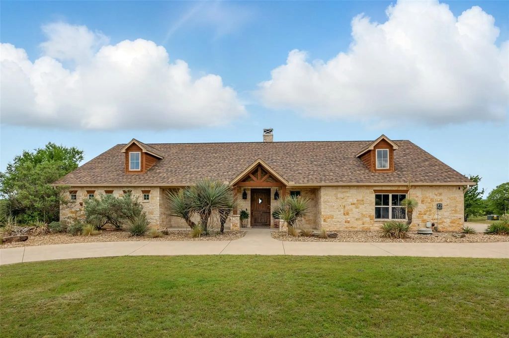727 S Sugartree Drive, Lipan