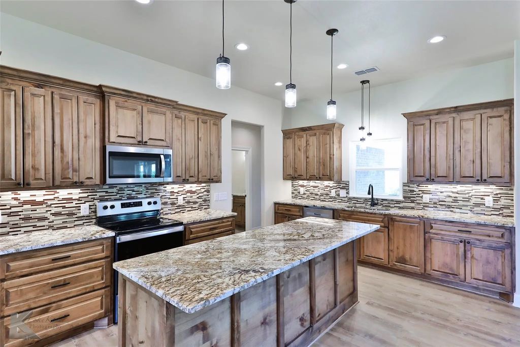 15076 Private Road 6053, Hawley