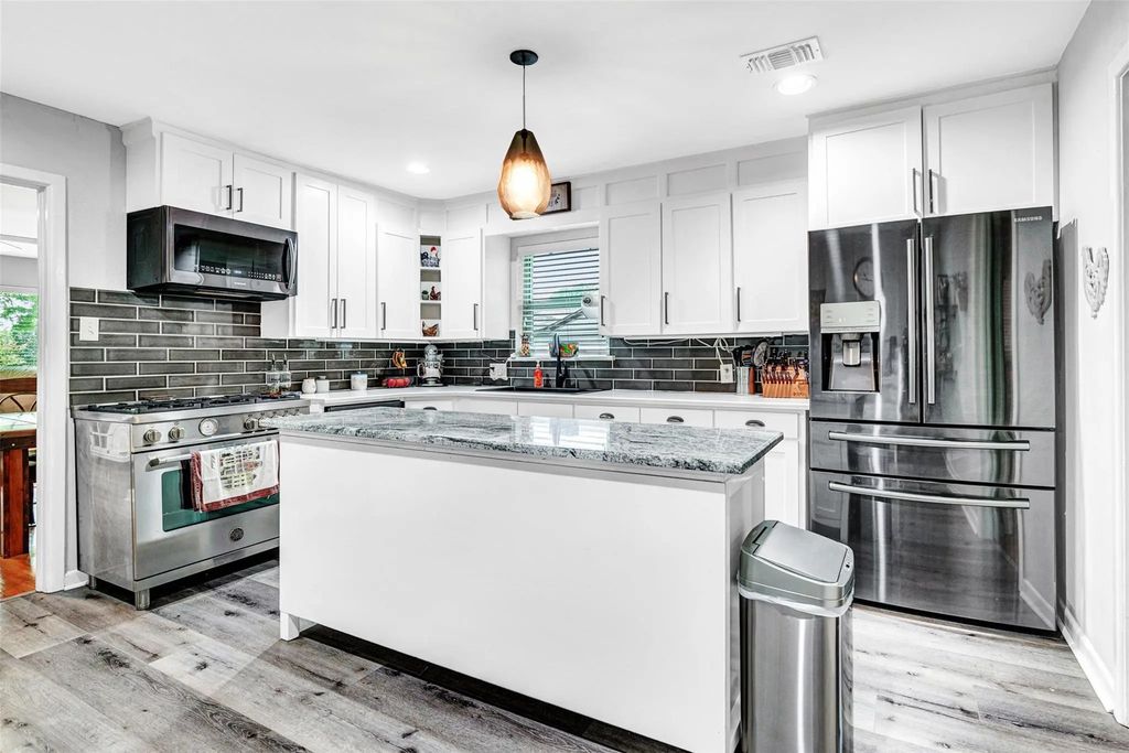 1201 W Avenue F, Garland