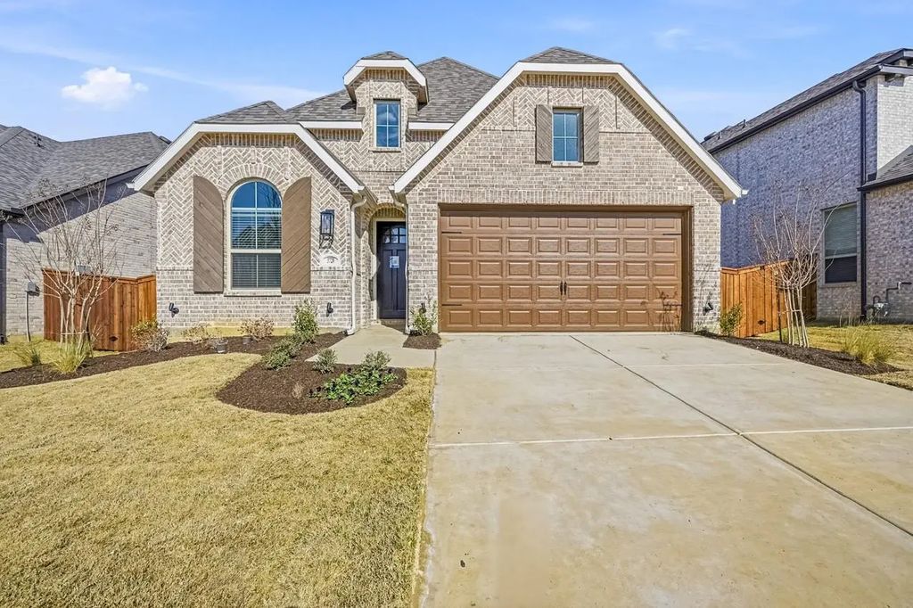 3720 American Paint Drive, Aubrey