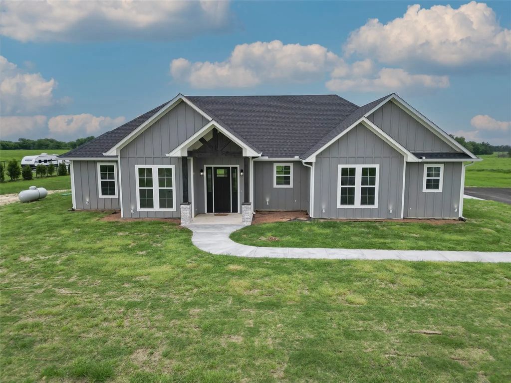 355 Private Road 5440, Point