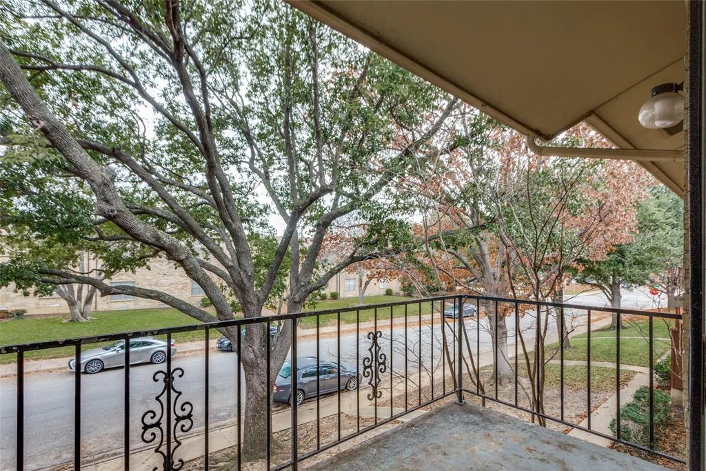 5844 Sandhurst Lane D, Dallas