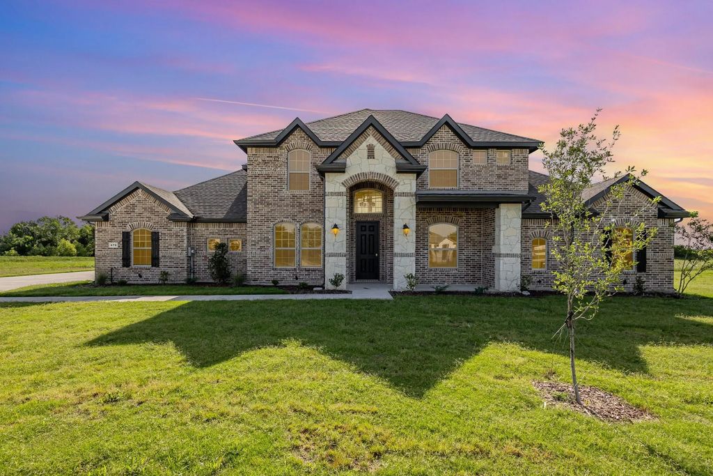 670 Wales Court, Waxahachie