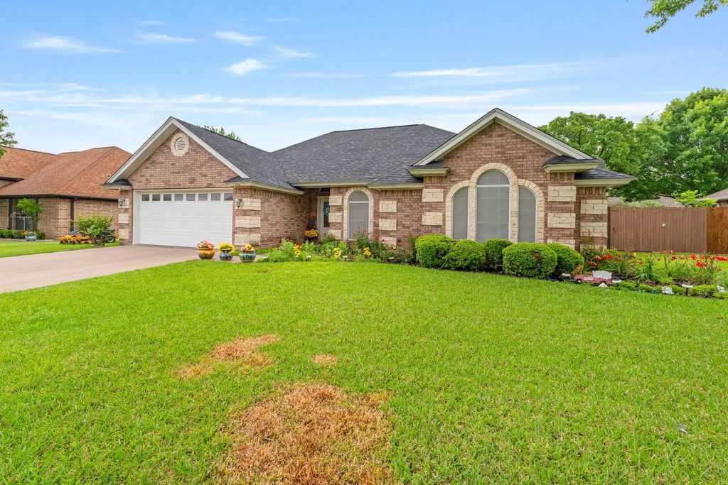 740 Bluebonnet Drive, Stephenville