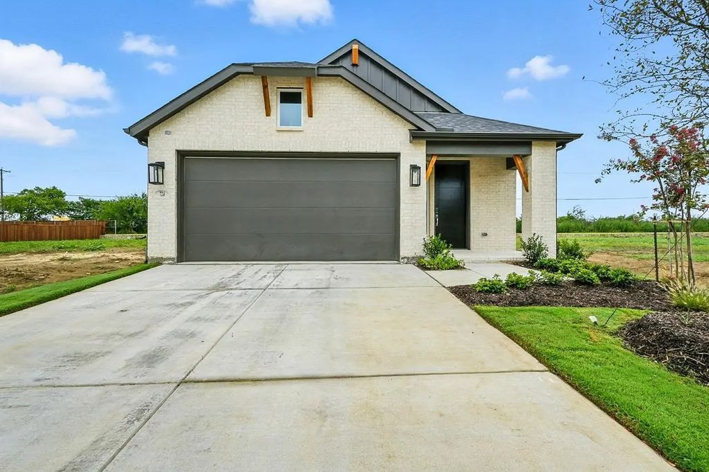 724 Sagebrush Trail, Sherman