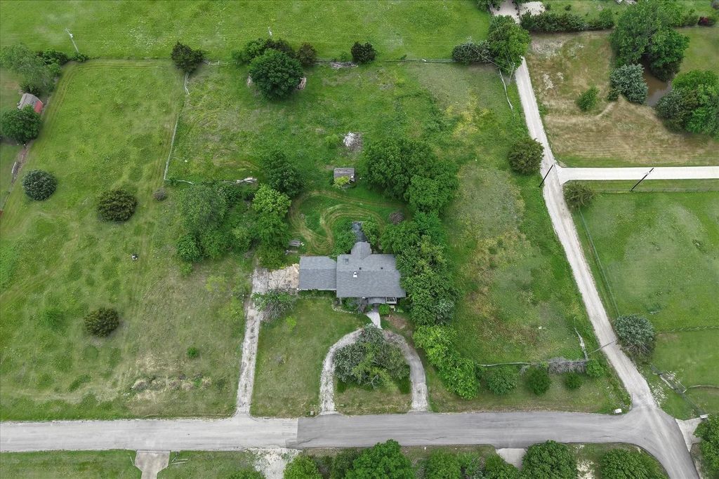 1150 Bloom Street, Lucas