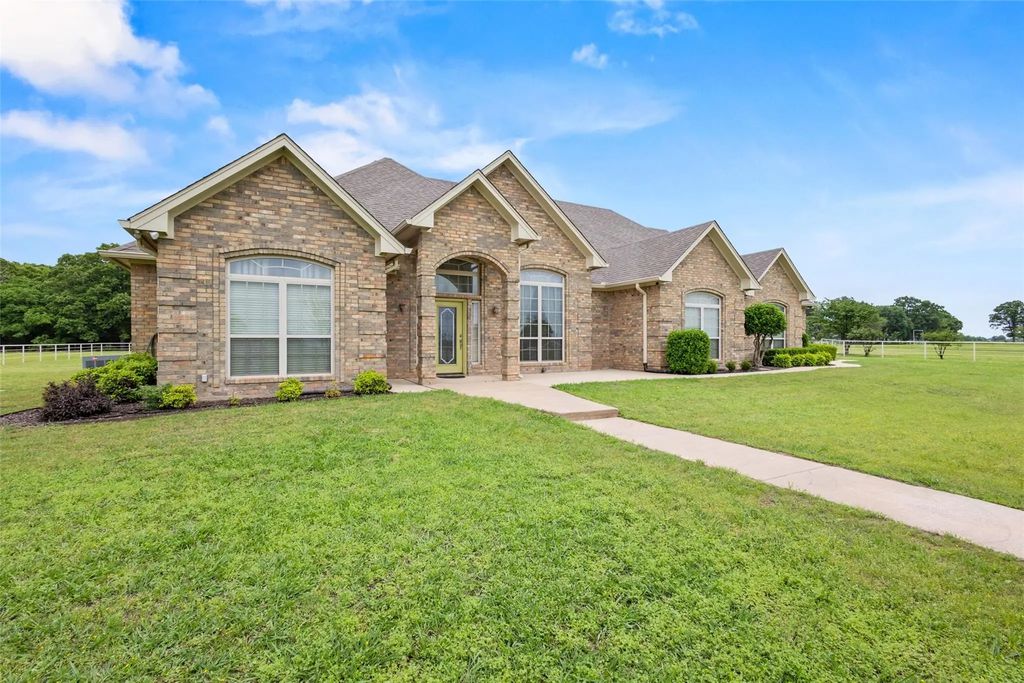 65 County Road 33800 &  33715, Paris