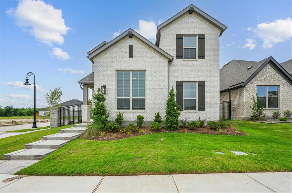 1000 Tulip Place, Crowley