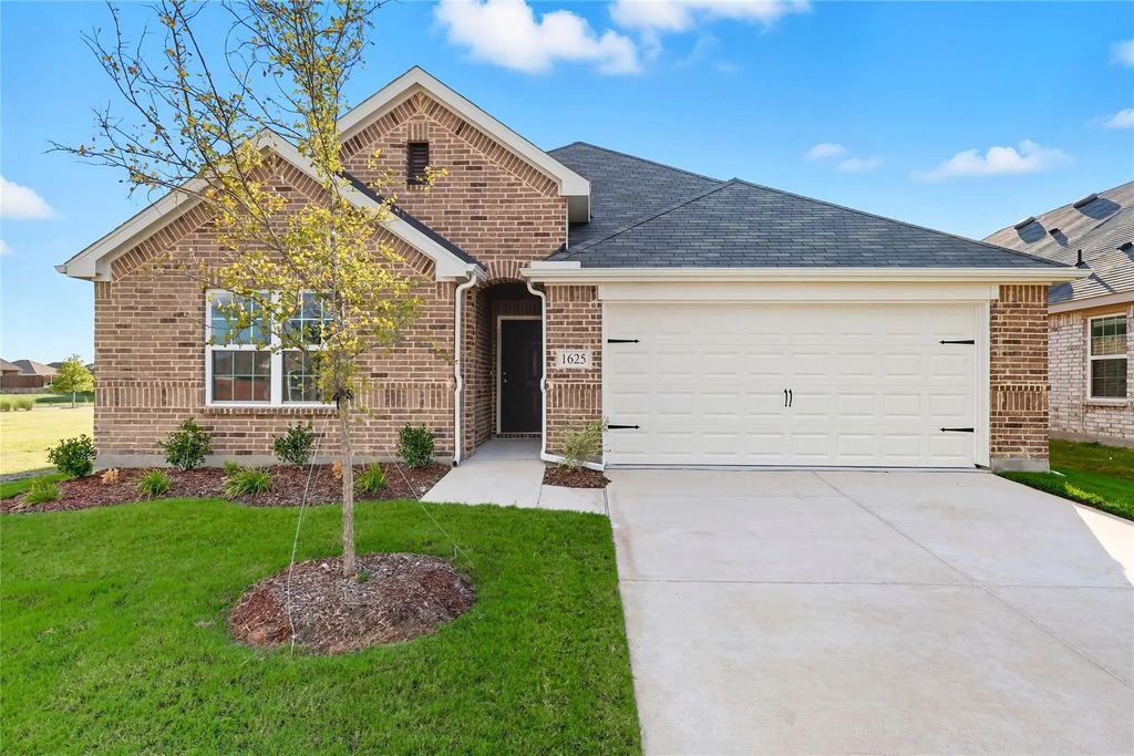 1625 Red Acre Trail, Forney