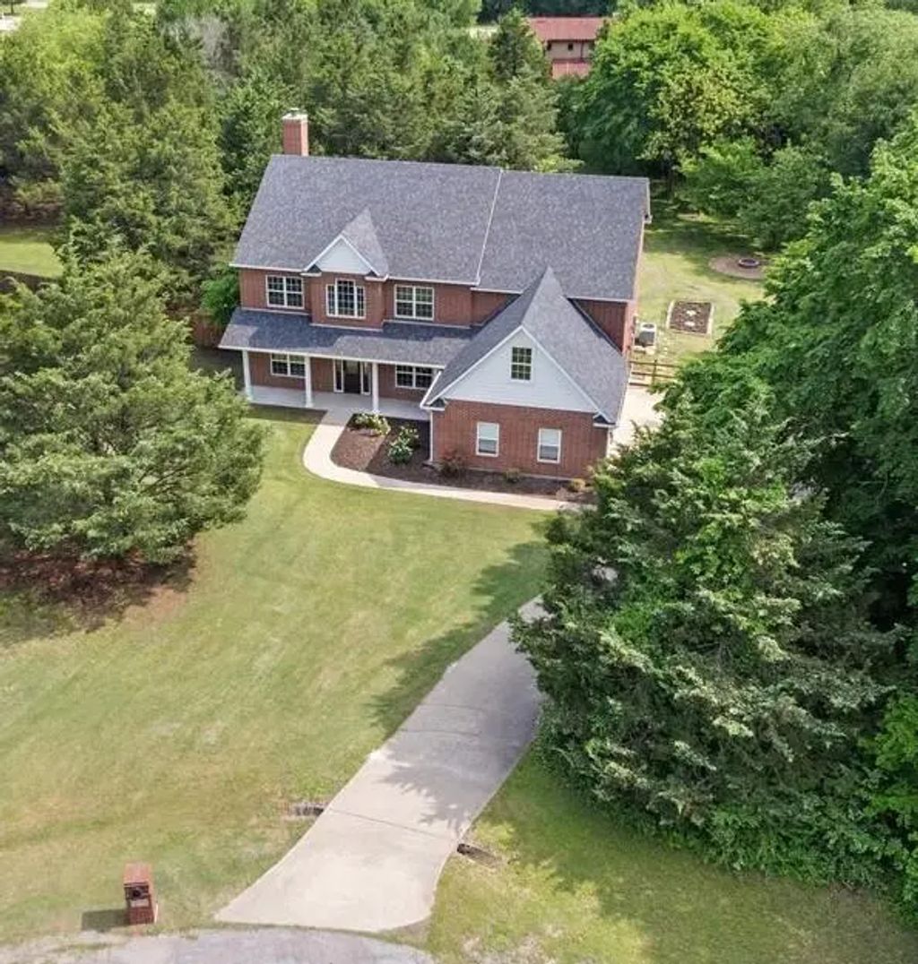 6514 Joyce Lane, Sherman
