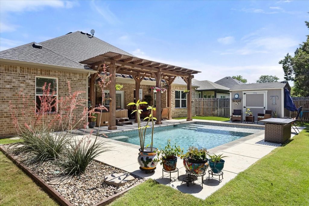 2610 Austin Drive, Granbury