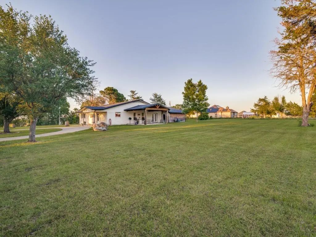 3447 County Rd 2182, Greenville