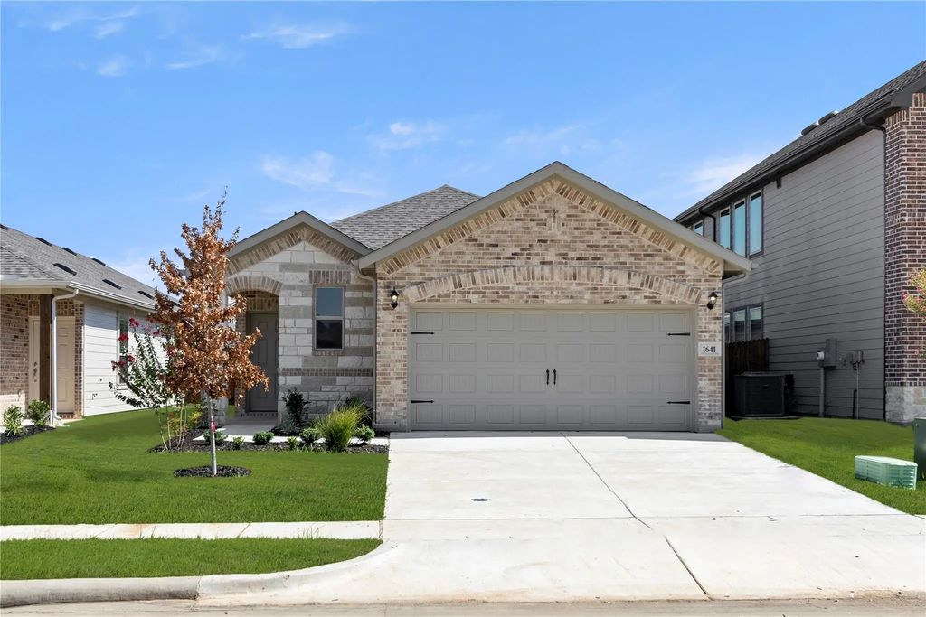 1641 Meadow Crest Drive, Aubrey