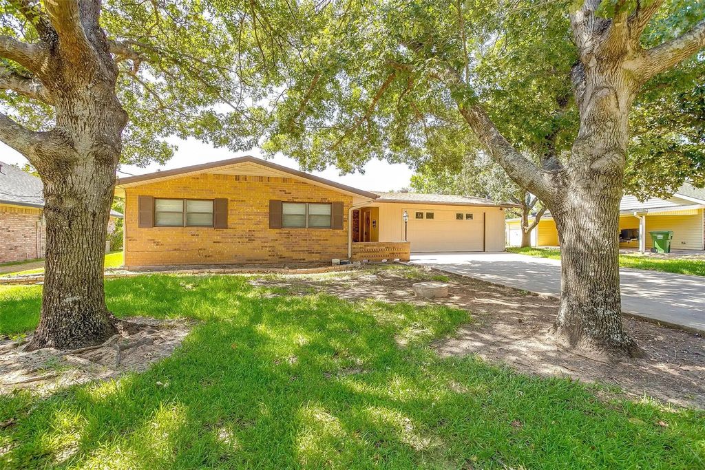 4012 Sioux Court, Granbury