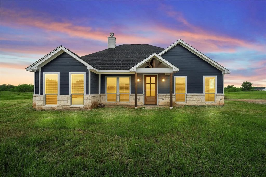 330 Hurst Road, Axtell