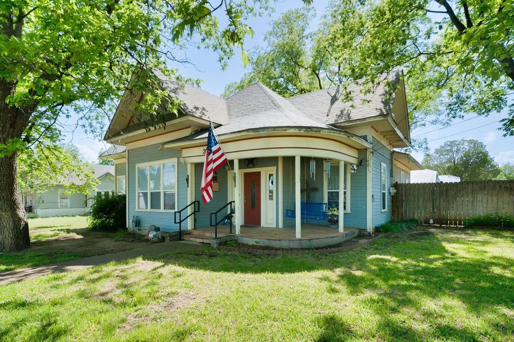 303 S Church Street, Winters