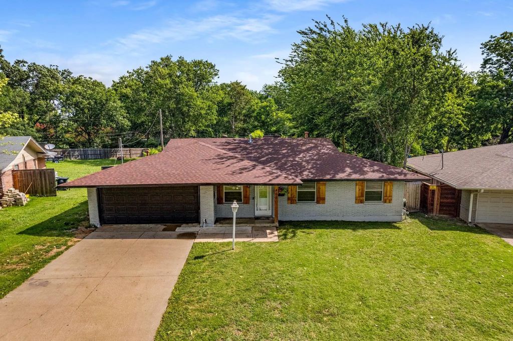 405 Harriett Street, Arlington