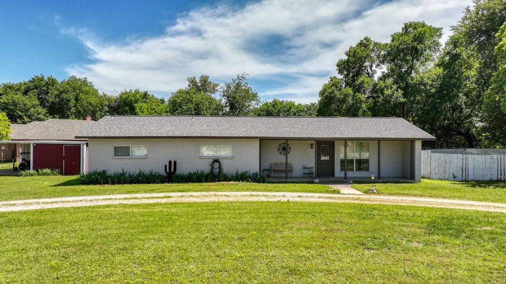 301 S Spring Branch Trail, Springtown