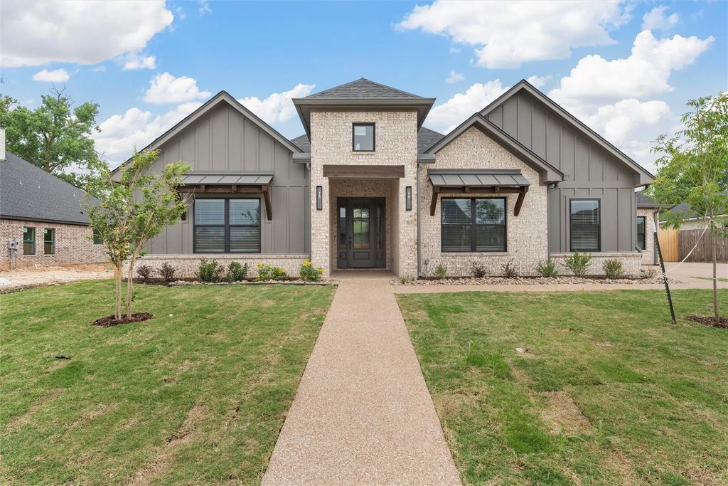 10221 Creekside Lane, Waco