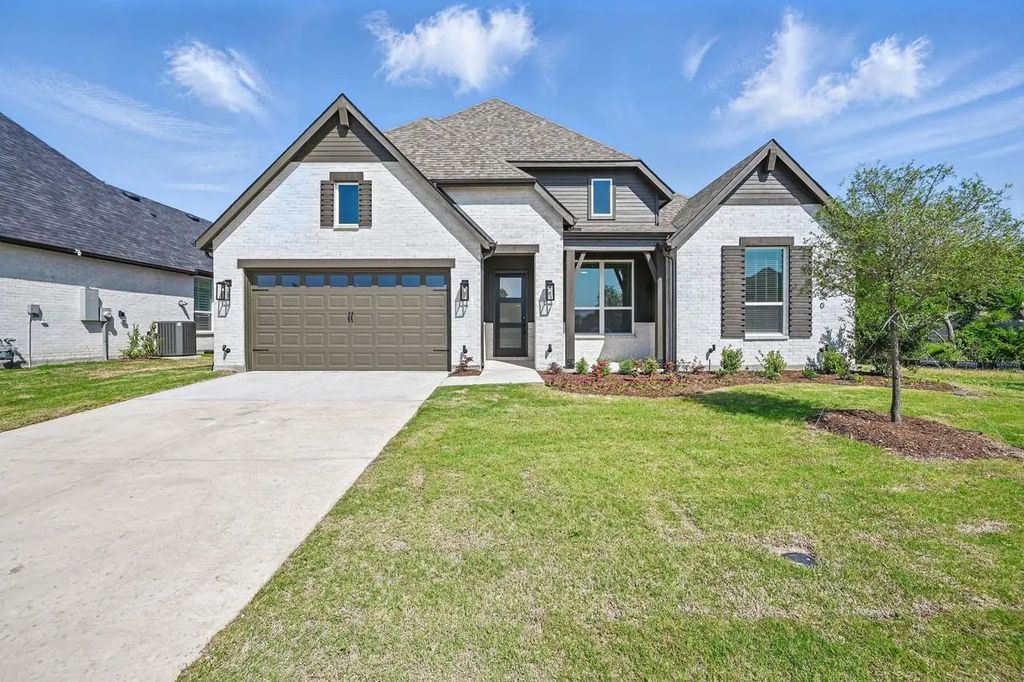 2230 Pedernales Lane, Waxahachie