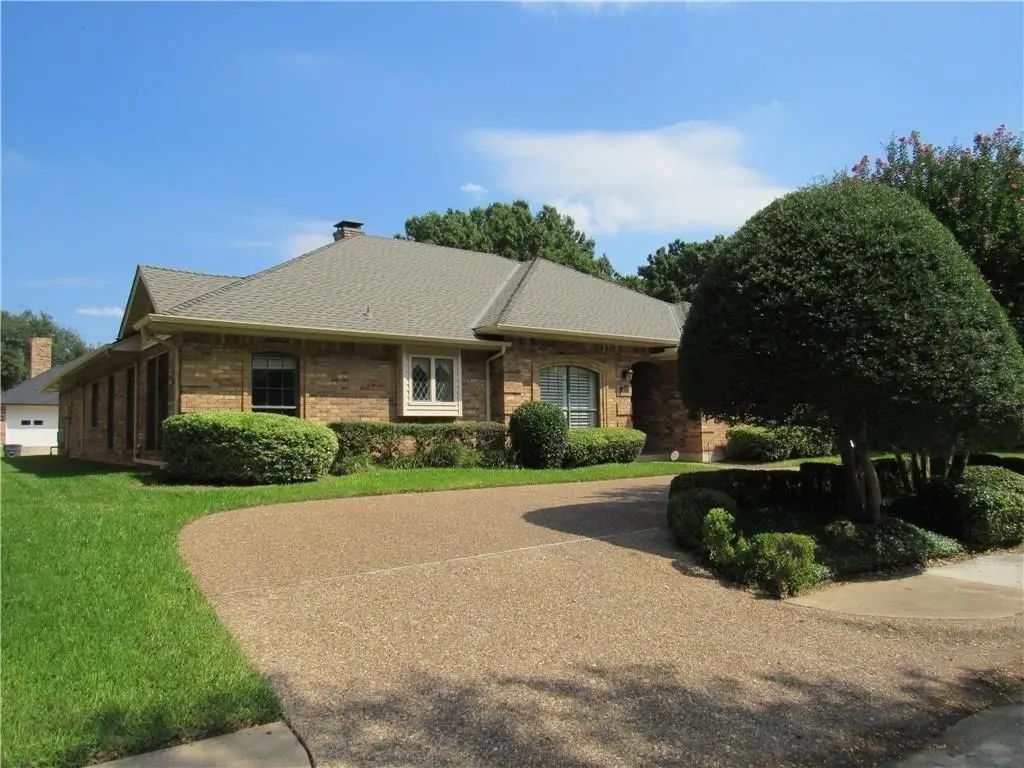 6711 Lovington Drive, Dallas
