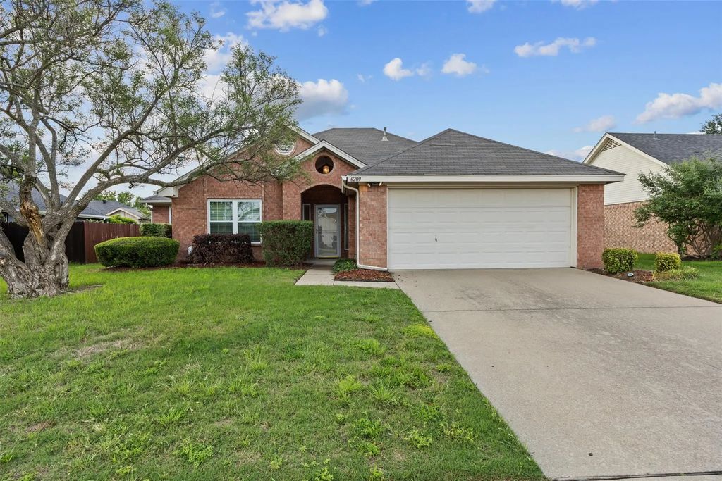 6209 Peach Tree Drive, Midlothian