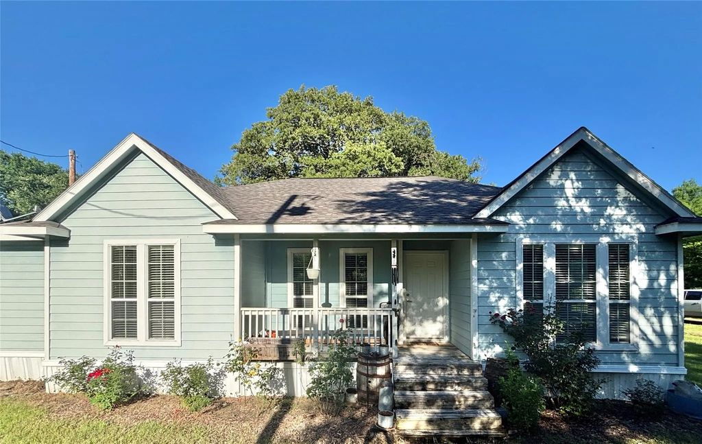 17677 County Road 4075, Scurry