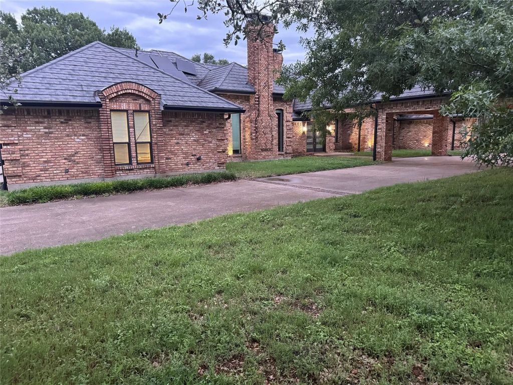1016 Frost Hollow Drive, DeSoto