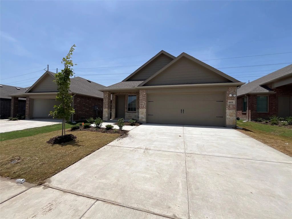 609 Cherish Day Drive, Lavon