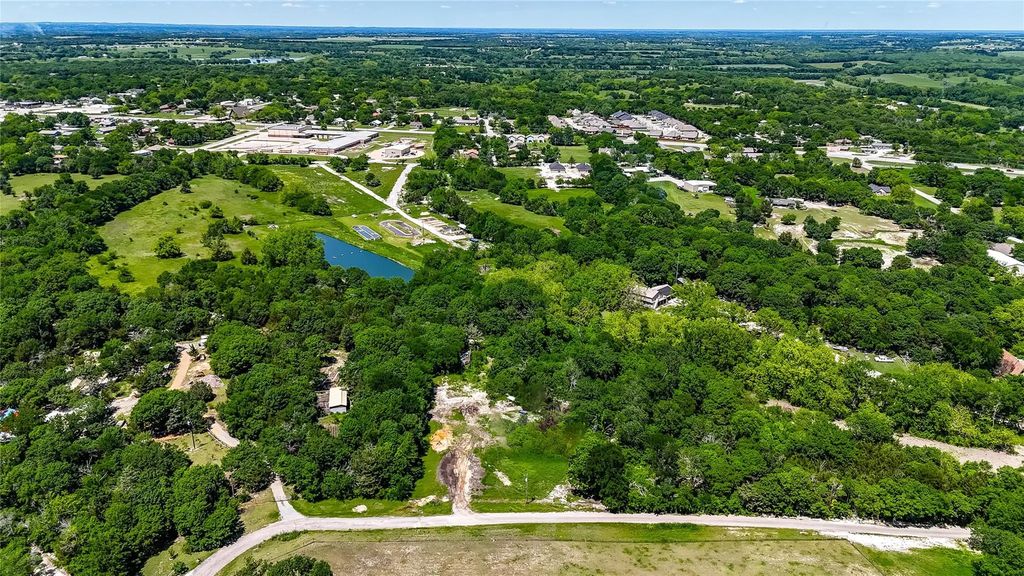 224 Whispering Oaks, Tom Bean