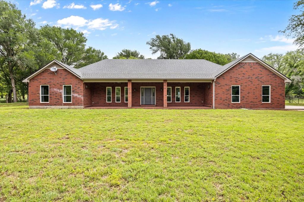 107 Pleasant Valley Lane, Weatherford