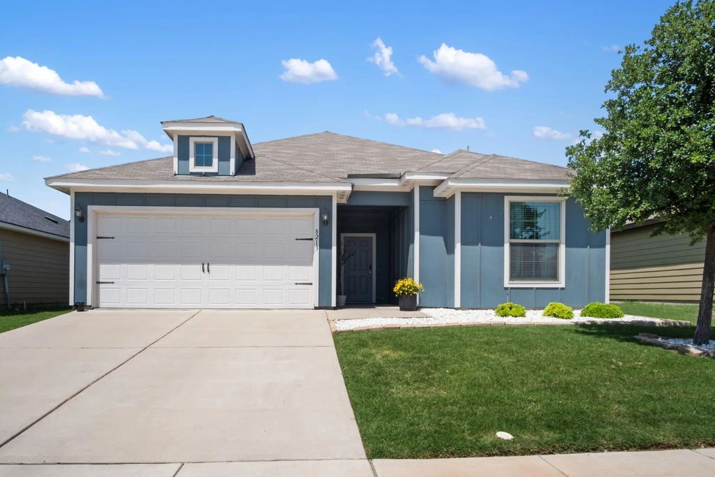 8213 Smokey Creek Pass, Fort Worth
