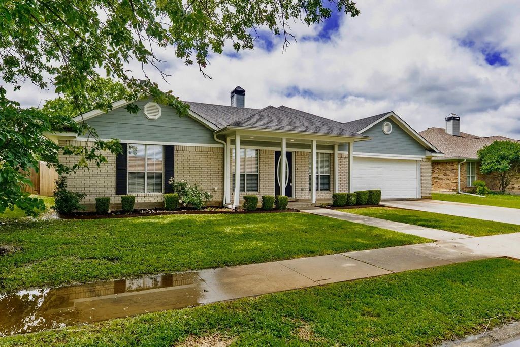 1881 Woodbridge Drive, Sulphur Springs