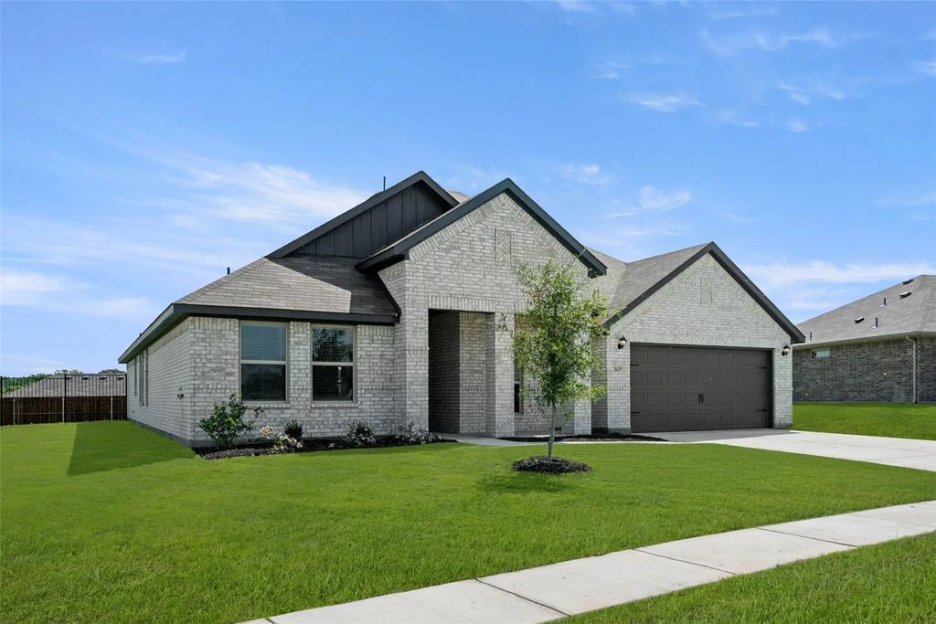 2629 River Bank, Burleson