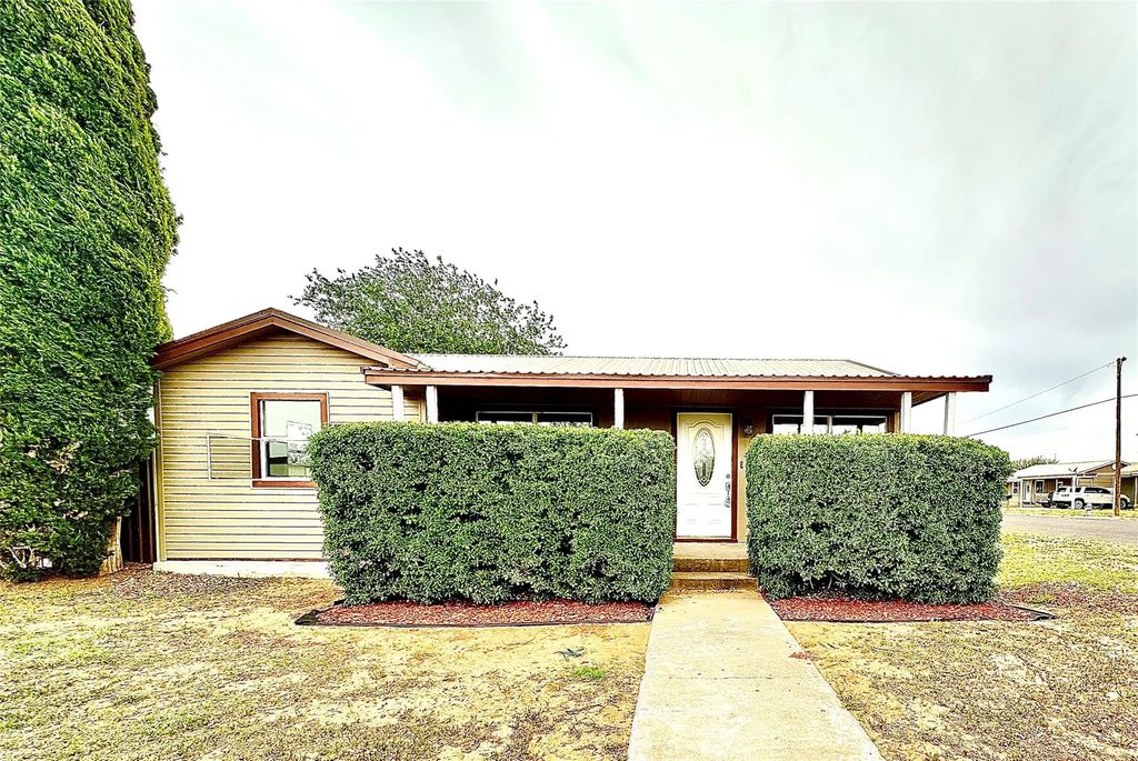 711 Avenue I, Seminole