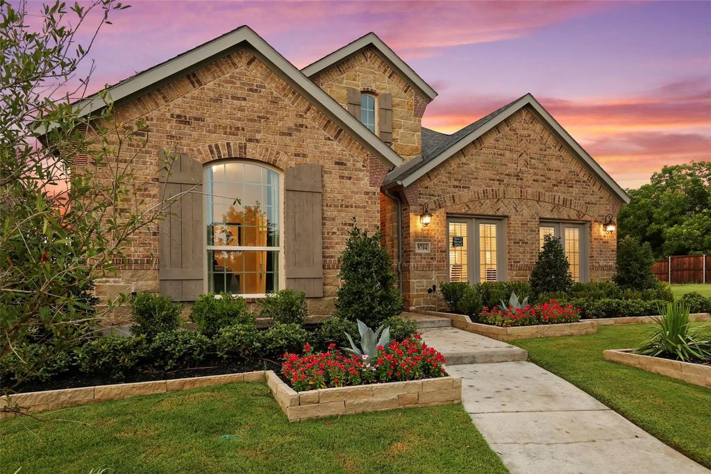 9704 Grouse Ridge Lane, Oak Point