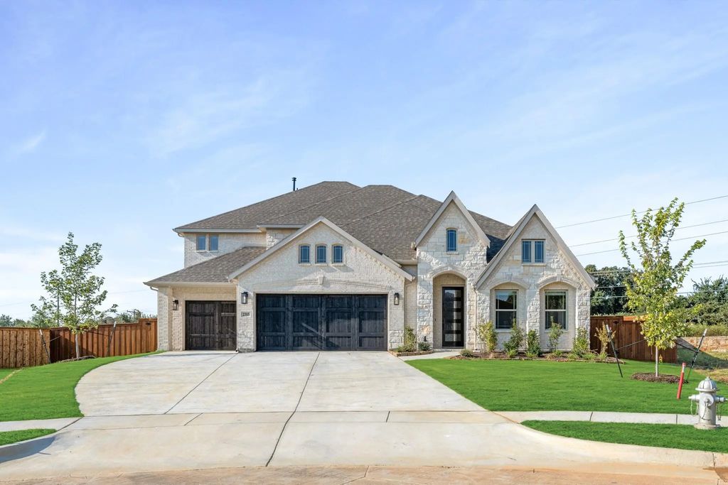 2315 Hawk Meadow Court, Mansfield