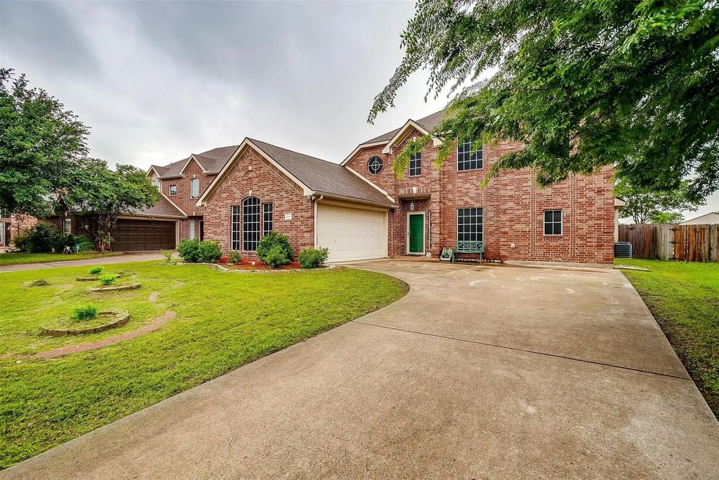 111 Evening Star Circle, Red Oak