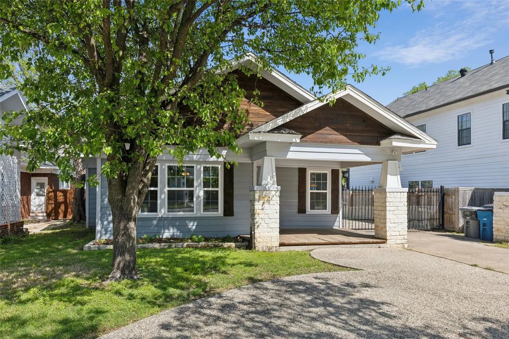 318 S Montreal Avenue, Dallas