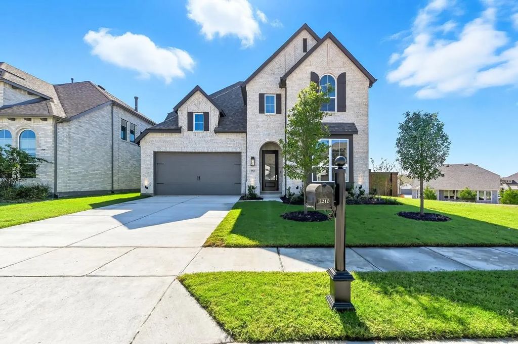 2210 Desmond Drive, Forney