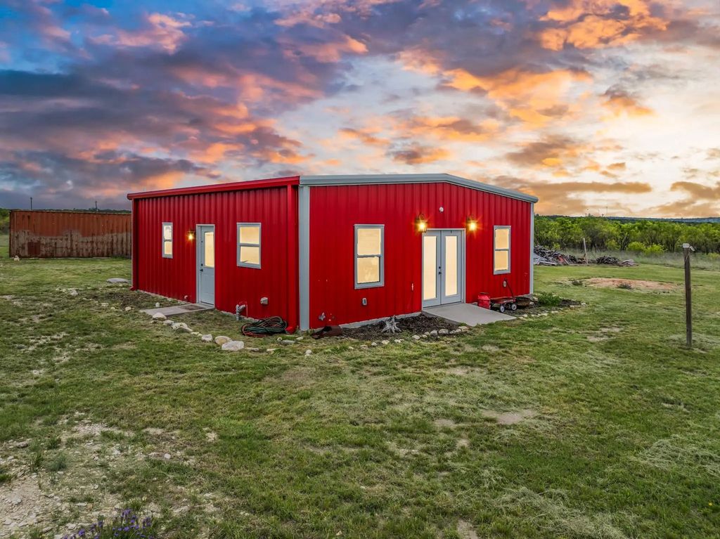 47 S County Road 415, Lometa