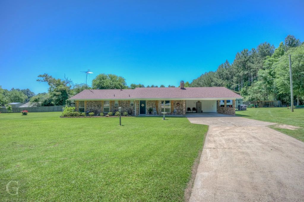 451 Burney Street, Coushatta