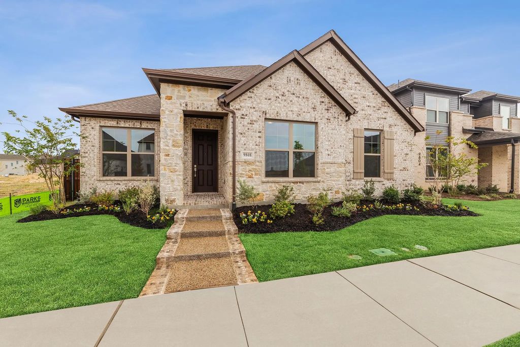 9808 Dahlia Boulevard, Mesquite