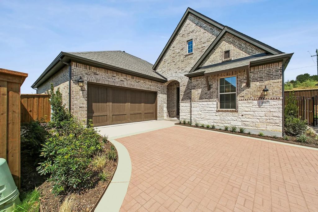 2067 Spotted Fawn Drive, Arlington