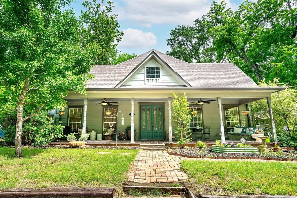 305 Jefferson Street, Daingerfield