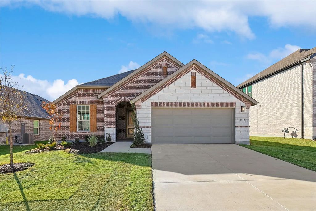 4928 Hitching Post Drive, Fort Worth