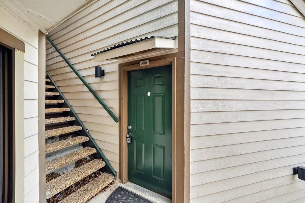 2312 Balsam Drive A206, Arlington
