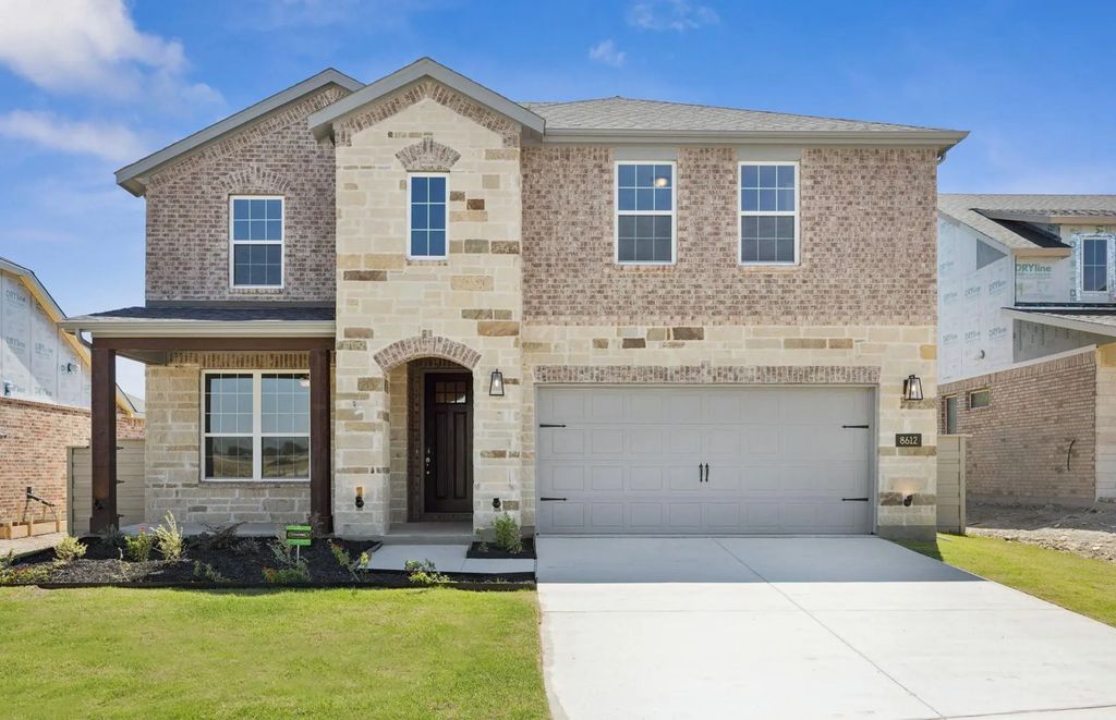8612 Red Oak Drive, Justin