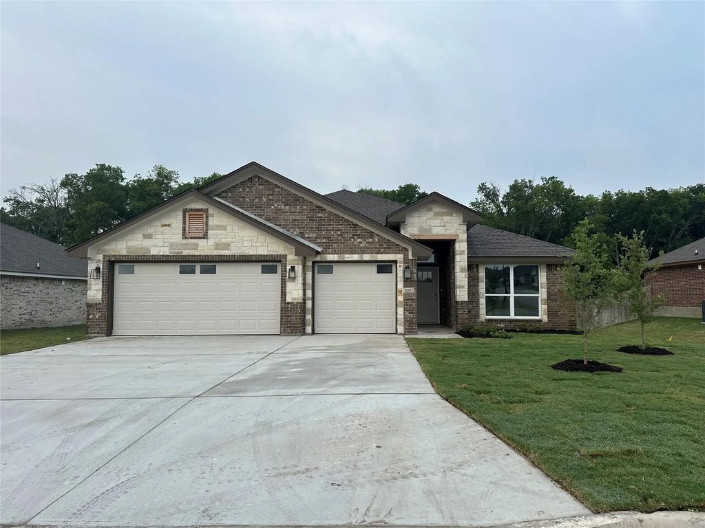 2007 Edna Lane, Troy